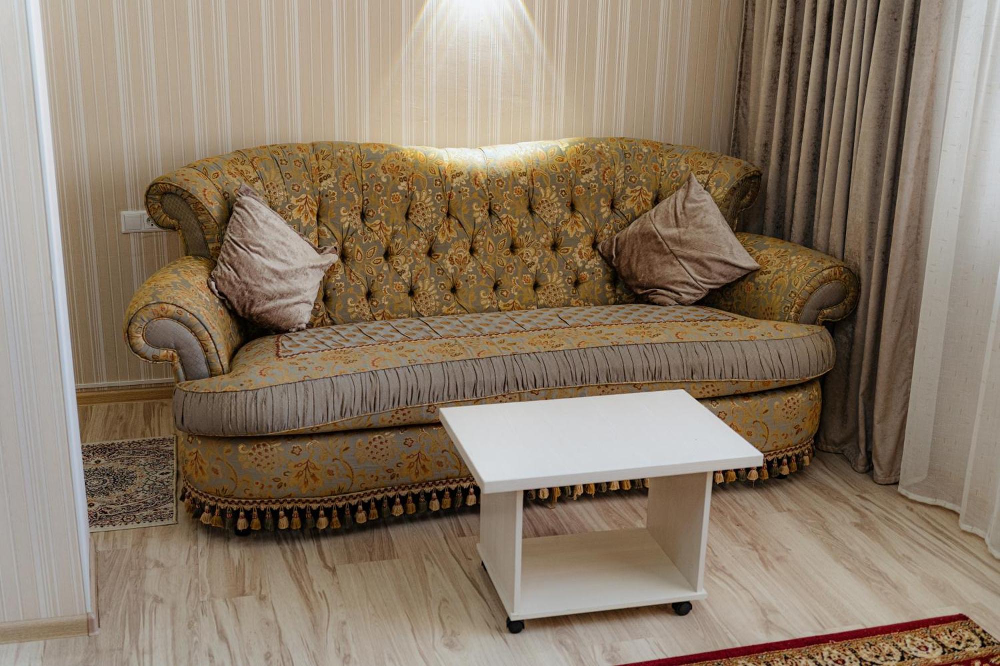 Union Plaza Hotell Astana Eksteriør bilde