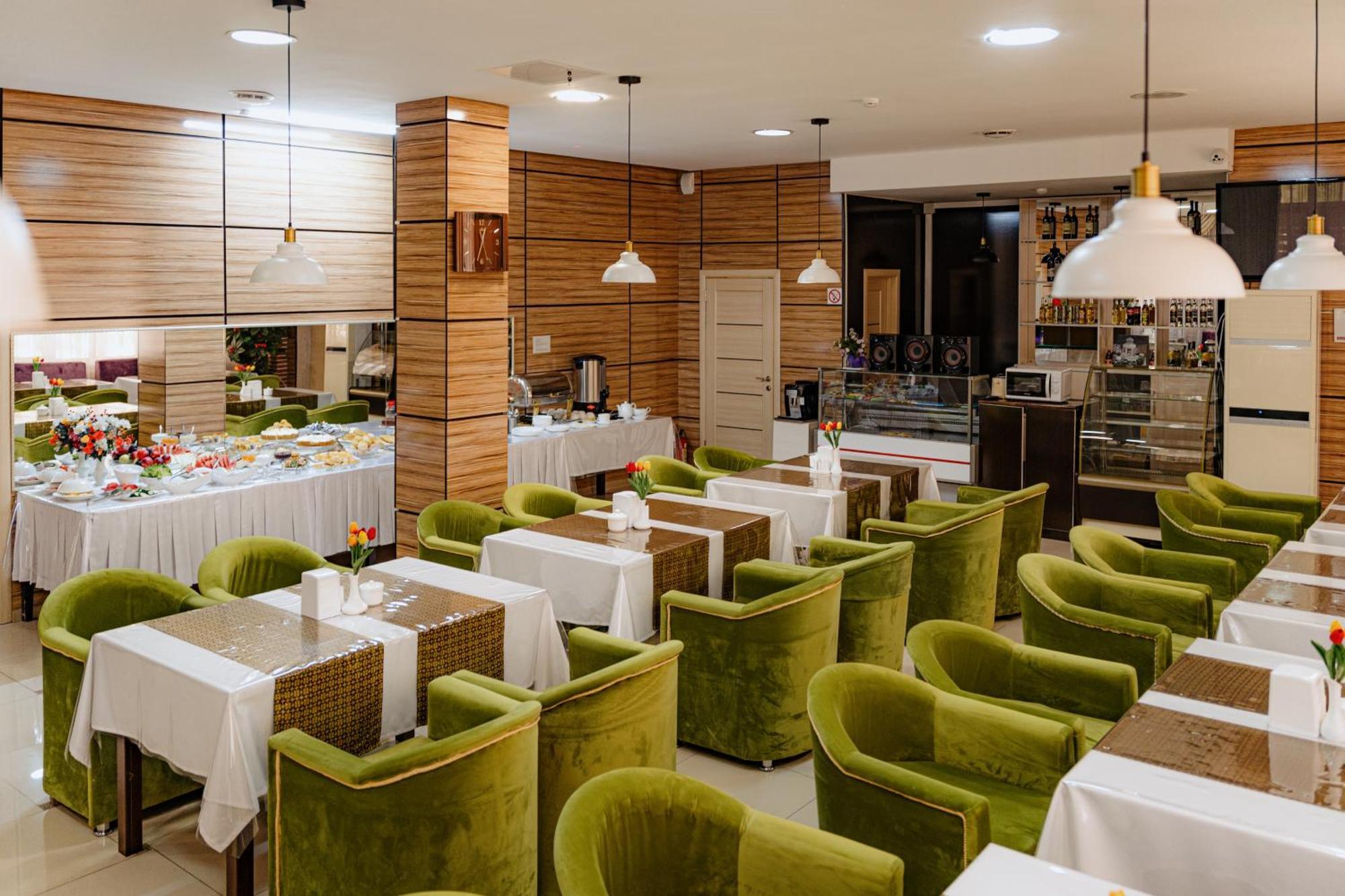 Union Plaza Hotell Astana Eksteriør bilde