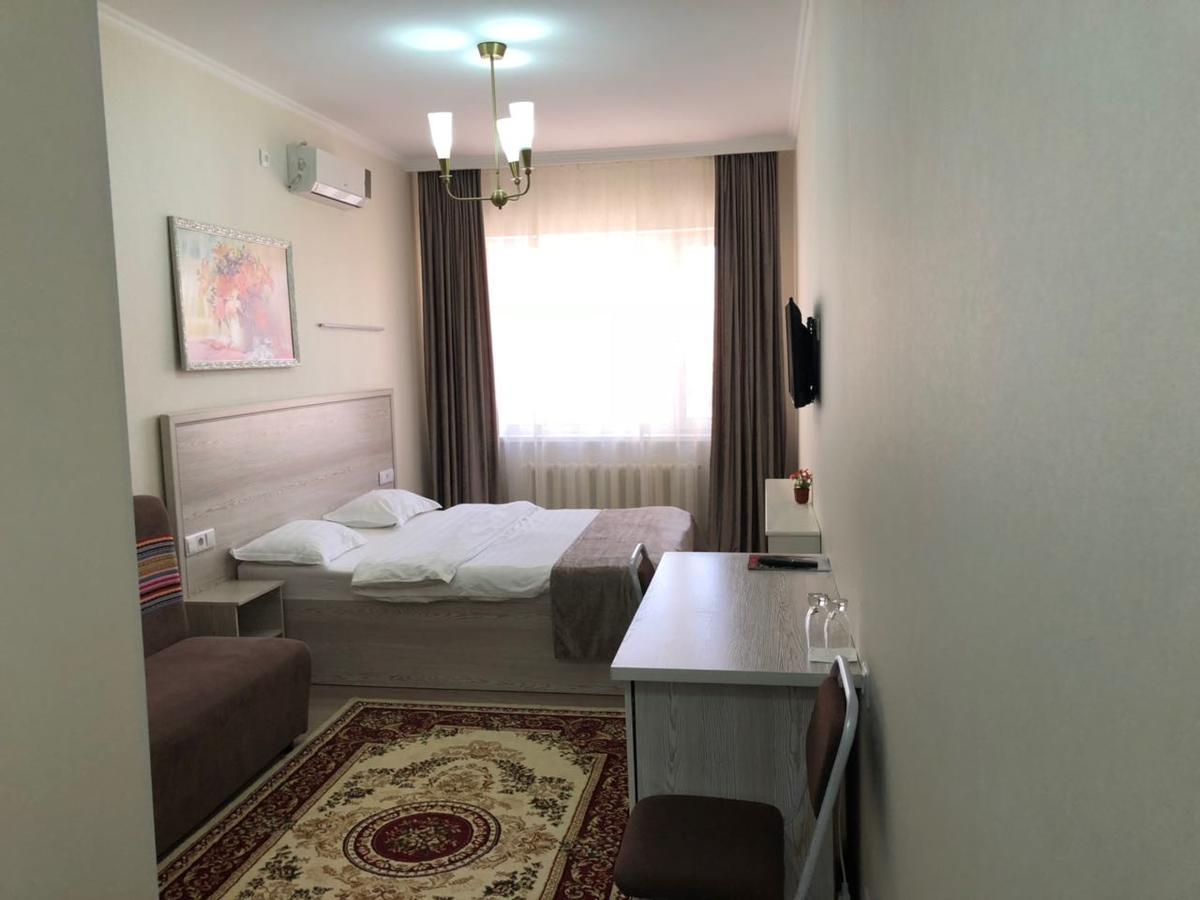Union Plaza Hotell Astana Eksteriør bilde