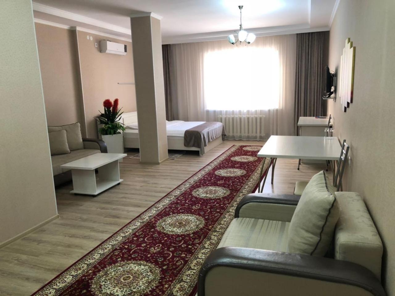 Union Plaza Hotell Astana Eksteriør bilde