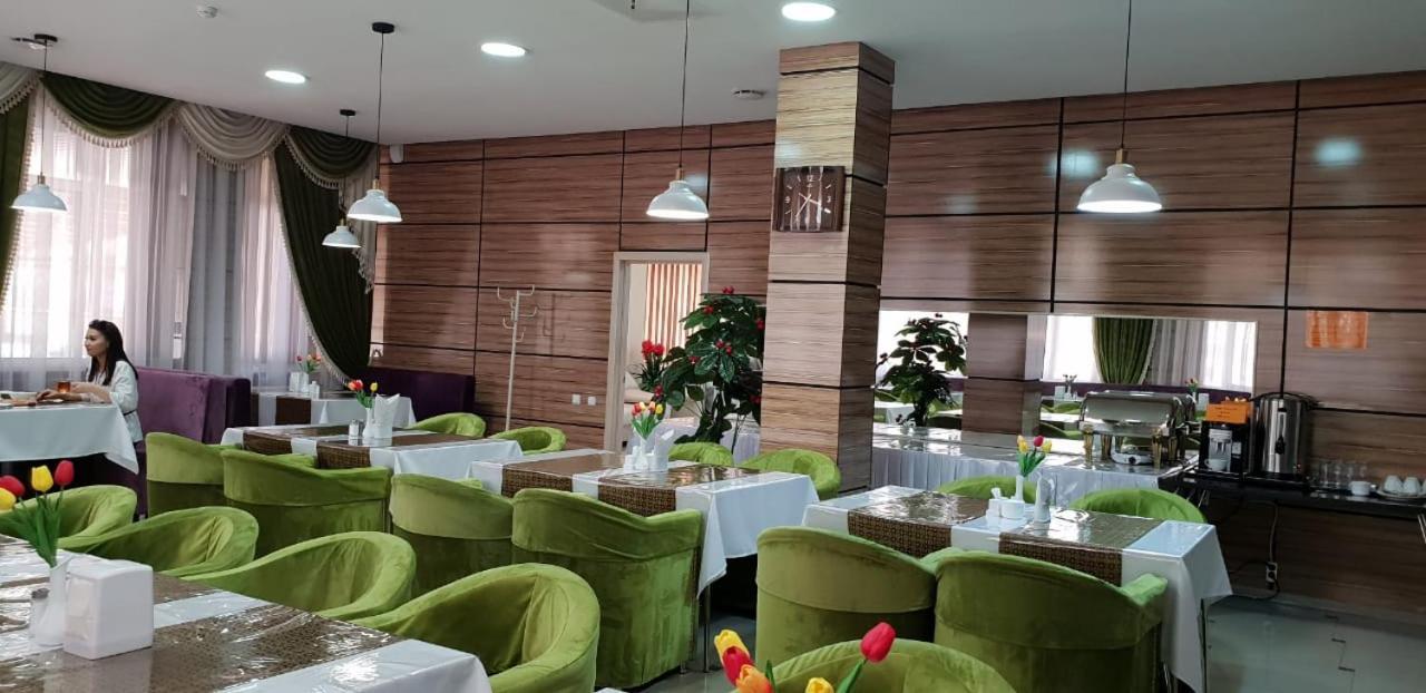 Union Plaza Hotell Astana Eksteriør bilde